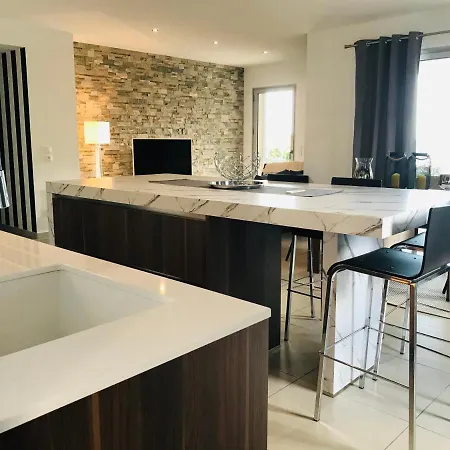 Standing 3 Chambres-3 Sdb-piscine A Debordement-bord De Kamiesch